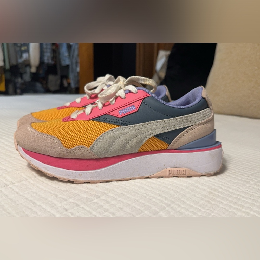 Womens Tennis shoe